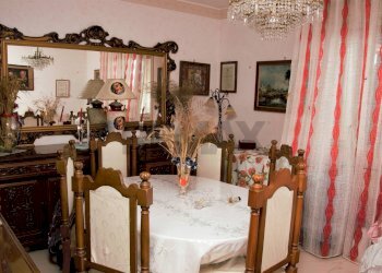 Sala da pranzo - Villa strada comunale segreta
 
61, Belpasso - foto 14