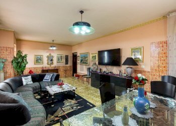 Sala da pranzo - Casa semi indipendente Via Cartesio
 
4, San Giovanni la Punta - foto 13