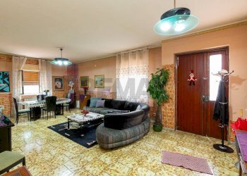 Sala da pranzo - Casa semi indipendente Via Cartesio
 
4, San Giovanni la Punta - foto 14