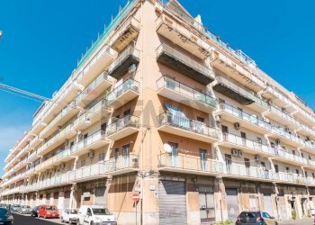 Edificio all\'aperto - Quadrilocale Leonardo Da Vinci
 
33, Acireale - foto 22