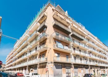 Edificio all\'aperto - Quadrilocale Leonardo Da Vinci
 
33, Acireale - foto 23