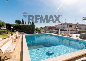 Piscina - Villa via Giovanni Pascoli
 
12, Aci Sant'Antonio - foto 3