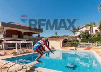 Piscina - Villa via Giovanni Pascoli
 
12, Aci Sant'Antonio - foto 6