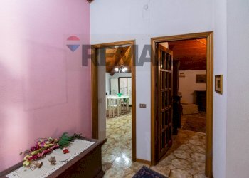 Hall / corridoio - Villa via Giovanni Pascoli
 
12, Aci Sant'Antonio - foto 11