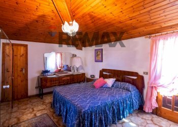 Camera / camera da letto - Villa via Giovanni Pascoli
 
12, Aci Sant'Antonio - foto 12