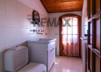 Lavanderia - Villa via Giovanni Pascoli
 
12, Aci Sant'Antonio - foto 13