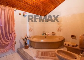 Bagno - Villa via Giovanni Pascoli
 
12, Aci Sant'Antonio - foto 14