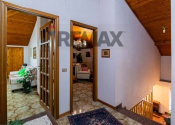 Hall / corridoio - Villa via Giovanni Pascoli
 
12, Aci Sant'Antonio - foto 16