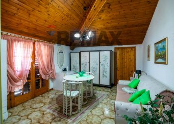 Sala da pranzo - Villa via Giovanni Pascoli
 
12, Aci Sant'Antonio - foto 17