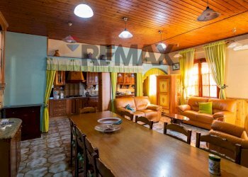 Sala da pranzo - Villa via Giovanni Pascoli
 
12, Aci Sant'Antonio - foto 32