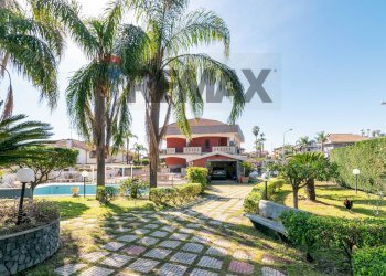 Casa all\'aperto - Villa via Giovanni Pascoli
 
12, Aci Sant'Antonio - foto 38