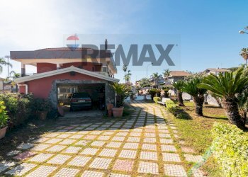 Casa all\'aperto - Villa via Giovanni Pascoli
 
12, Aci Sant'Antonio - foto 41