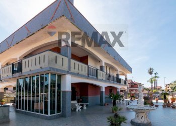 Casa all\'aperto - Villa via Giovanni Pascoli
 
12, Aci Sant'Antonio - foto 42