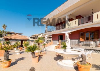 Casa all\'aperto - Villa via Giovanni Pascoli
 
12, Aci Sant'Antonio - foto 52