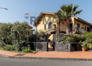 Casa all\'aperto - Villa VIA GIOVANNI GRASSO
 
35, San Gregorio di Catania - foto 1