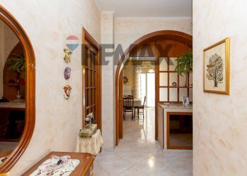 Hall / corridoio - Apartment Via Fra' Liberato
 
14, Catania - photo 7