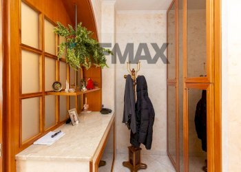 Hall / corridoio - Apartment Via Fra' Liberato
 
14, Catania - photo 8