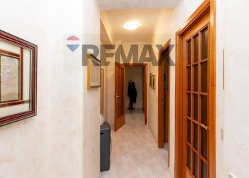 Hall / corridoio - Apartment Via Fra' Liberato
 
14, Catania - photo 13