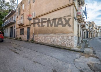 Edificio all\'aperto - Casa indipendente Via Silva
 
2, Caltagirone - foto 5