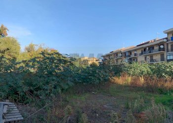 Edificio all\'aperto - Terreno agricolo via cubisia
 
snc, Aci Catena - foto 19