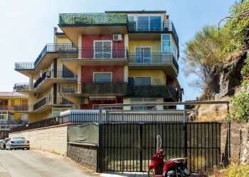 Edificio all\'aperto - Three-room apartment Via Badia
 
3, Catania - photo 23
