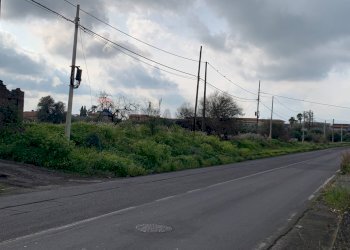 Edificio all\'aperto - Terreno edificabile c.da porticatazzo, Motta Sant'Anastasia - foto 2