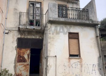 Casa all\'aperto - Casa indipendente Via Ernesto Cianciolo
 
190, Messina - foto 1