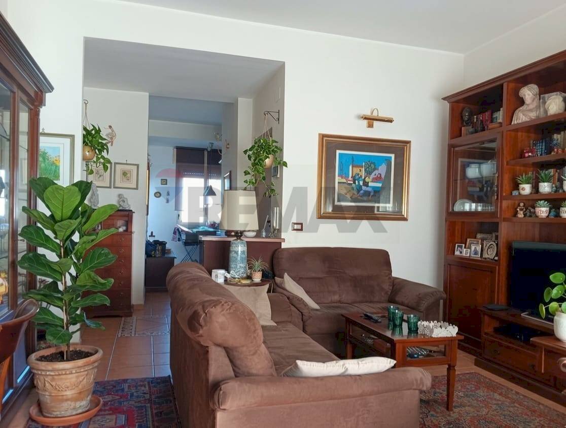 Soggiorno - Appartamento Via Libertà
 
115, Enna - foto 2