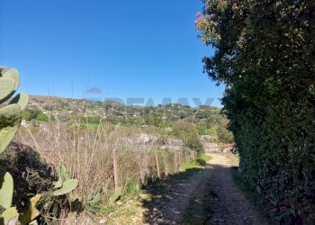 Vista delle montagne - Villa Contrada Curcio/Staglio
 
snc, Enna - foto 12