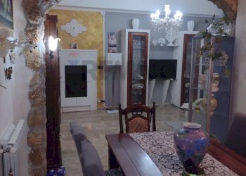 Sala da pranzo - Appartamento Via Tenente Salv. Li Moli
 
44, Mirabella Imbaccari - foto 5