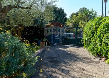 Giardino - Villa Tropea
 
13-9, Aci Sant'Antonio - foto 5