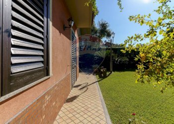 Giardino - Villa Tropea
 
13-9, Aci Sant'Antonio - foto 9