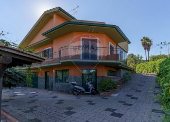 Casa all\'aperto - Villa Tropea
 
13-9, Aci Sant'Antonio - foto 25