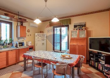 Sala da pranzo - Villa Tropea
 
13-9, Aci Sant'Antonio - foto 35