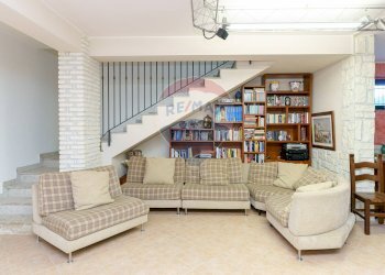 Soggiorno - Villa Tropea
 
13-9, Aci Sant'Antonio - foto 51