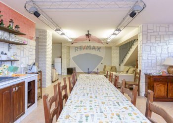 Sala da pranzo - Villa Tropea
 
13-9, Aci Sant'Antonio - foto 56