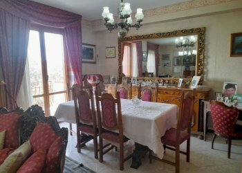 Sala da pranzo - Appartamento Viale Europa
 
73, San Gregorio di Catania - foto 11