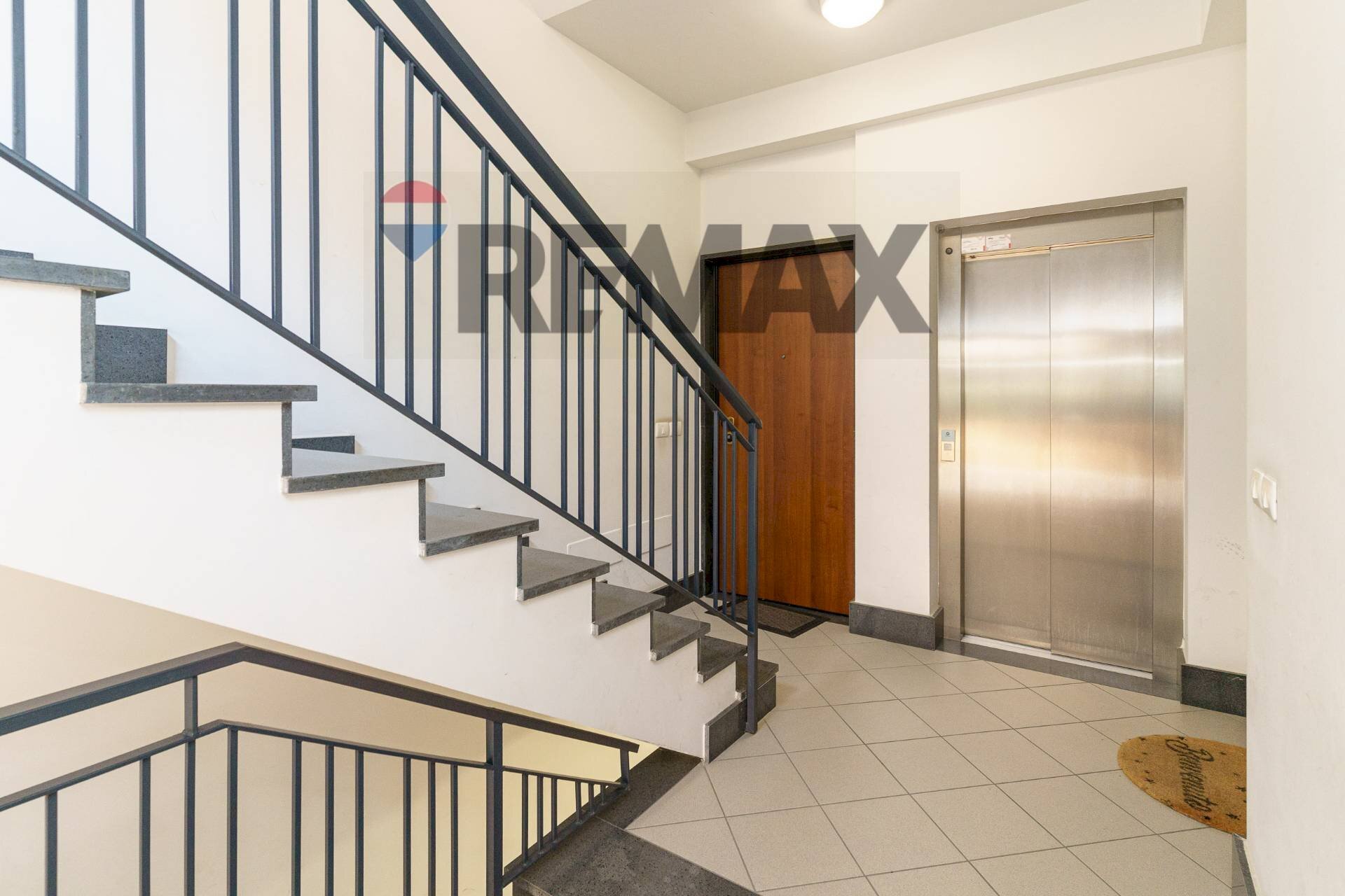 Scale - Appartamento Via Giacomo Leopardi
 
22, Gravina di Catania - foto 2