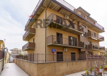 Edificio all\'aperto - Appartamento Via Giacomo Leopardi
 
22, Gravina di Catania - foto 5