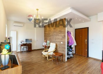 Sala da pranzo - Appartamento Via Giacomo Leopardi
 
22, Gravina di Catania - foto 7