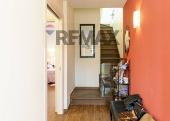 Scale - Appartamento Via Giacomo Leopardi
 
22, Gravina di Catania - foto 12