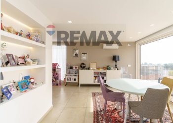 Sala da pranzo - Appartamento Via Giacomo Leopardi
 
22, Gravina di Catania - foto 43