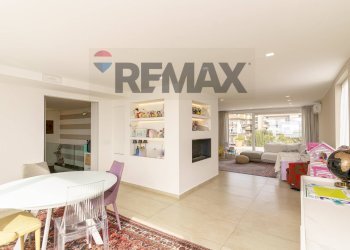 Sala da pranzo - Appartamento Via Giacomo Leopardi
 
22, Gravina di Catania - foto 45