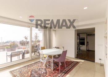 Sala da pranzo - Appartamento Via Giacomo Leopardi
 
22, Gravina di Catania - foto 46