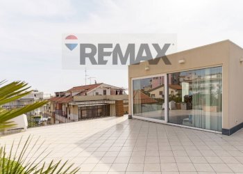 Terrazza - Appartamento Via Giacomo Leopardi
 
22, Gravina di Catania - foto 60