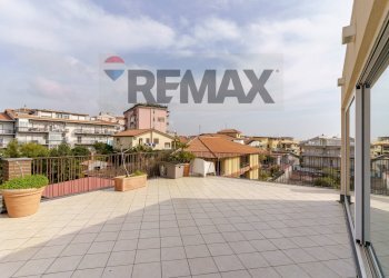 Terrazza - Appartamento Via Giacomo Leopardi
 
22, Gravina di Catania - foto 61