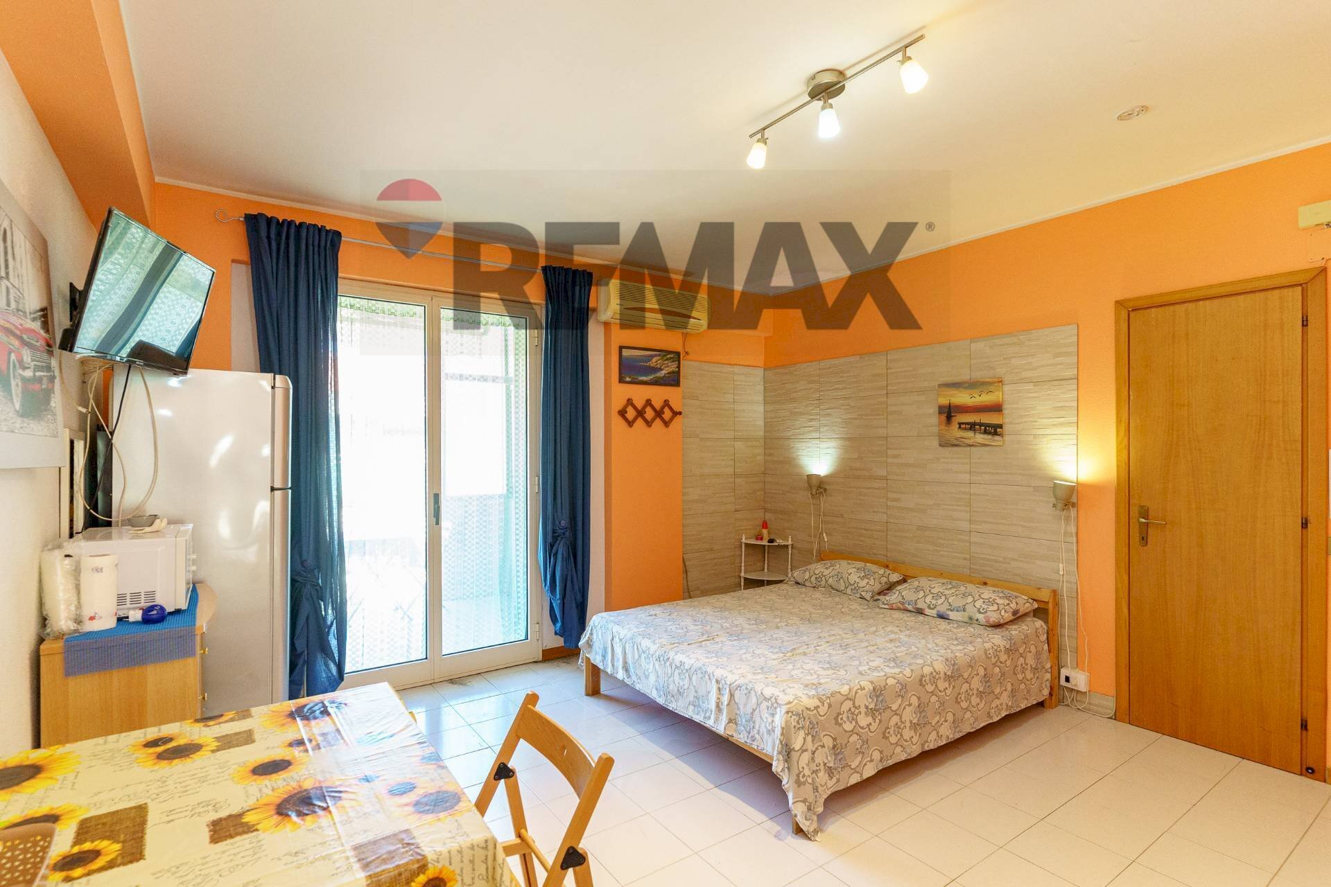 Camera / camera da letto - Monolocale Via Spiaggia
 
117, Mascali - foto 1