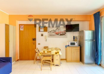 Sala da pranzo - Monolocale Via Spiaggia
 
117, Mascali - foto 7