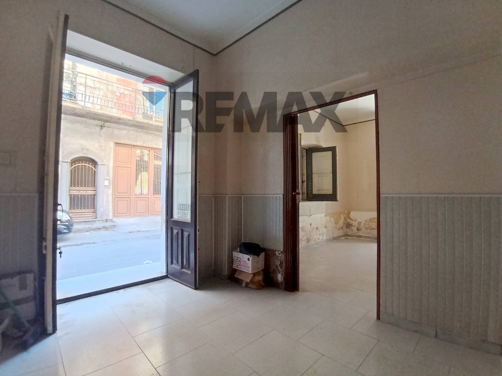 Stanza vuota - Bilocale Via Bari
 
136, Paterno - foto 3