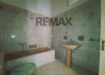 Bagno - Bilocale Via Bari
 
136, Paterno - foto 19